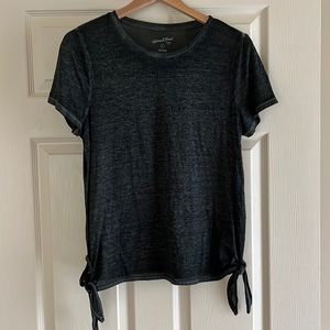 Universal thread super soft tee with side ties. Medium